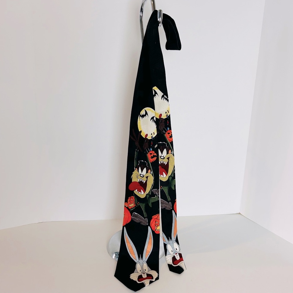 Looney Tunes Mania Halloween Tie 100% Silk Bugs Bunny Tasmanian Devil Handmade